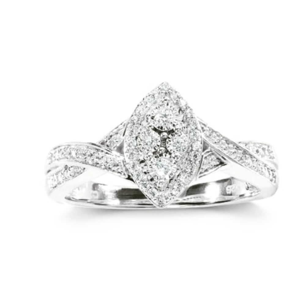 🎁Diamond encrusted Marquee Ring💕